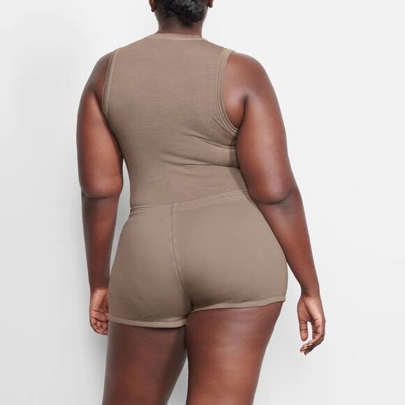 SKIMS Outdoor Fleece Shorts in Desert Tan Pull On Elastic Waist Size 4XL NEW - Picture 4 of 10